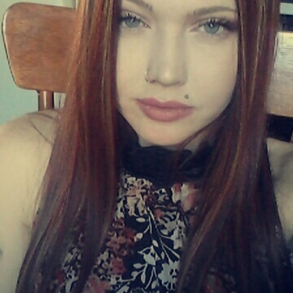 Meet your Posher, Stephanie - Picture 3 of 8